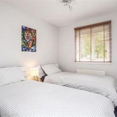 Apartamento Immaculate Cosy Flat Next To Holyrood Park! Edimburgo Exterior foto